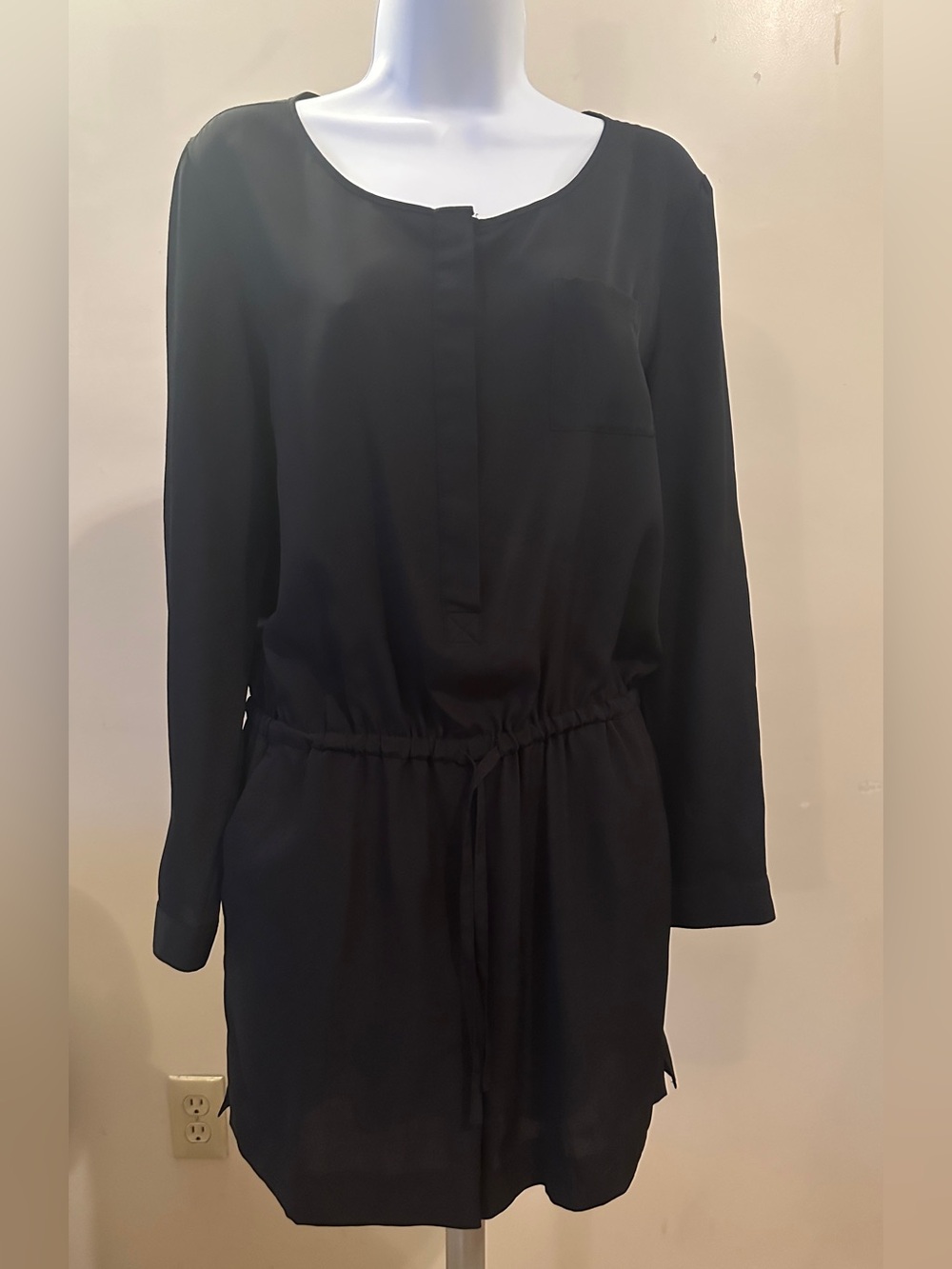 LOFT Black Long-Sleeve Drawstring Waist Culottes w/side pockets.